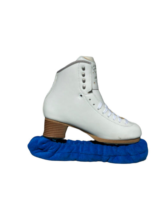 A pair of Skating Eleganza Terry Soakers in soft terry cloth fabric, shown covering skate blades to prevent rust and damage. Blue.